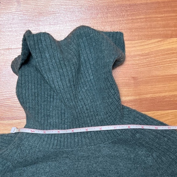 NWT | RW&Co. | Turtle Neck Sweaters | Turquoise Green - Picture 7 of 10